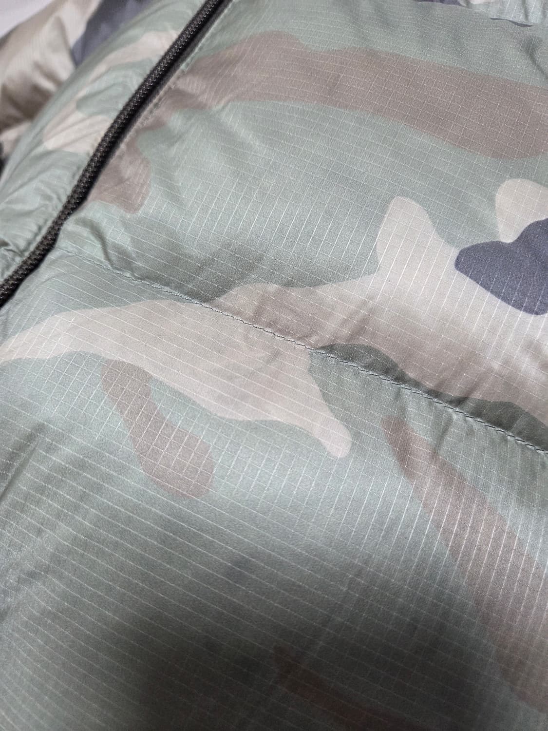 디즈이즈네버댓 퍼텍스 카모 리버시블 패딩/S 상품이미지5