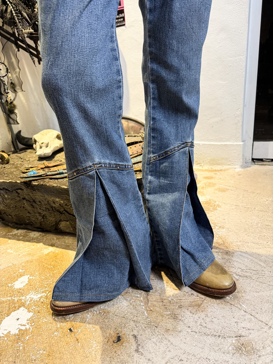 Stud Detail Flare Denim Pants 상품이미지3