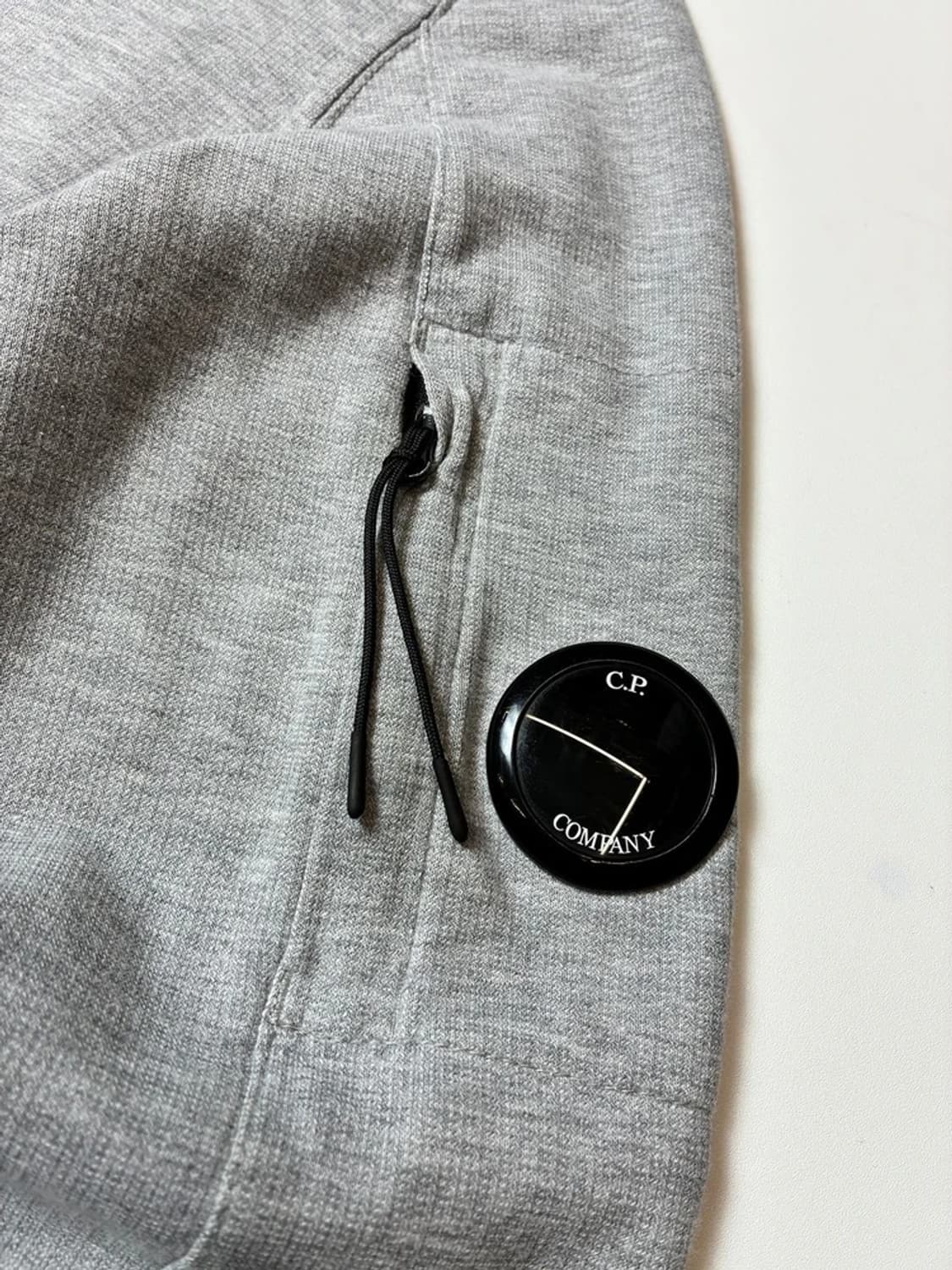 C.P.컴퍼니 다이애그널 렌즈 와펜 롱 슬리브 PN9120 상품이미지3