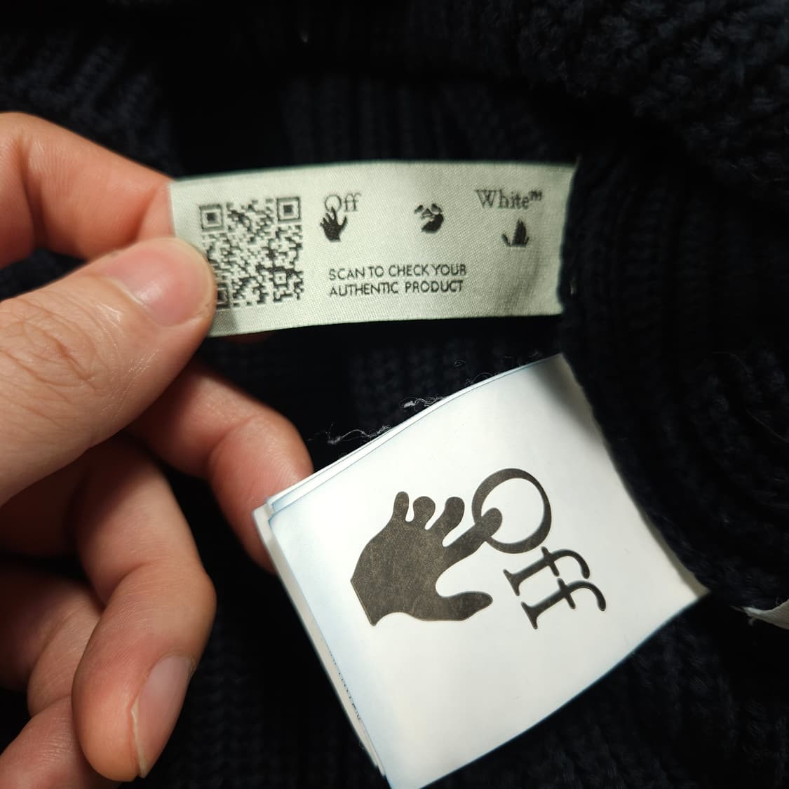 오프화이트 크롭 니트 상품이미지5