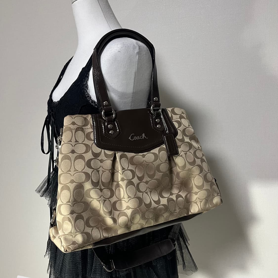 Coach 베이지 브라운 숄더백 크로스백 카페모카 시그니처  라떼갸루 상품이미지2