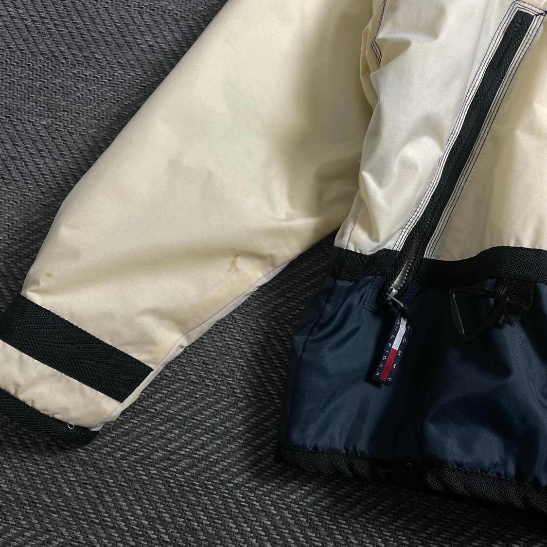 00s 타미힐피거 올드스쿨 빅로고 스티치 디테일 박시핏 점퍼o 4722 상품이미지5