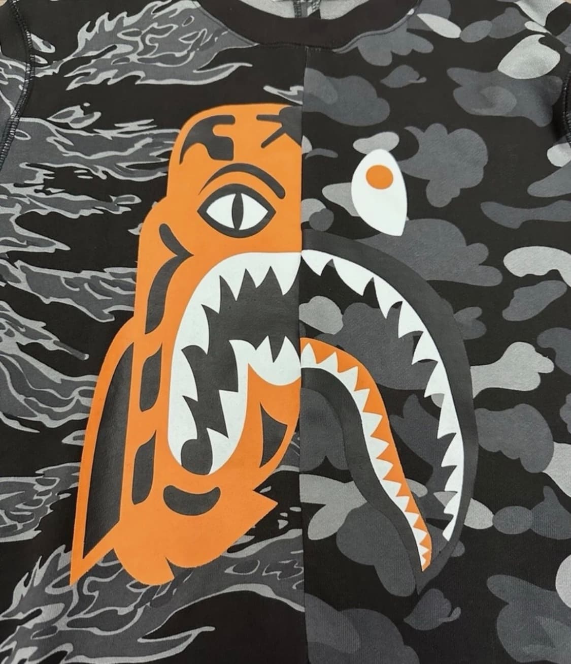 베이프 맨투맨 상품이미지2