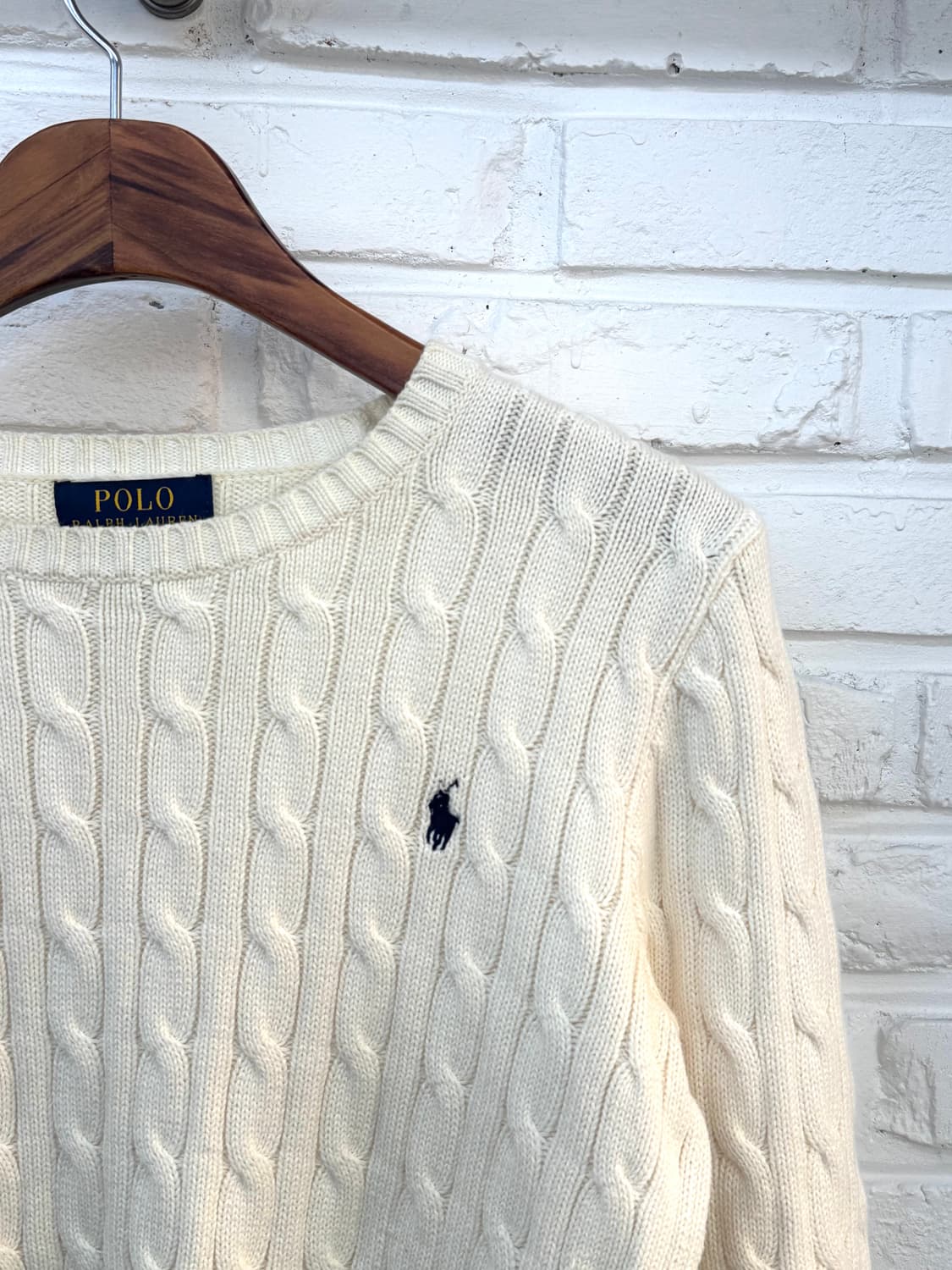 폴로 아이보리 꽈베기 니트 상품이미지4