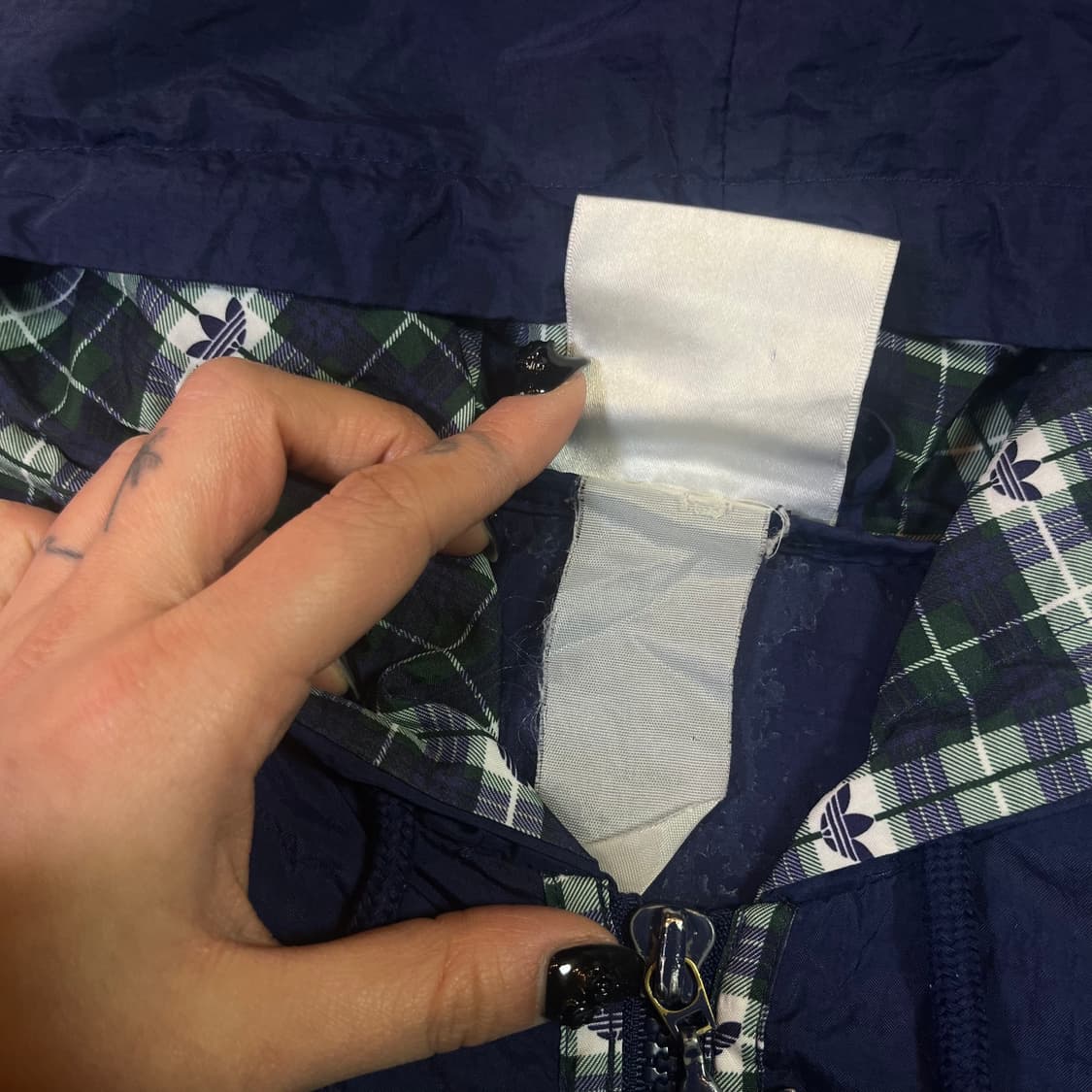 아디다스 올드스쿨 빅로고 체크 윈드 아노락 상품이미지5