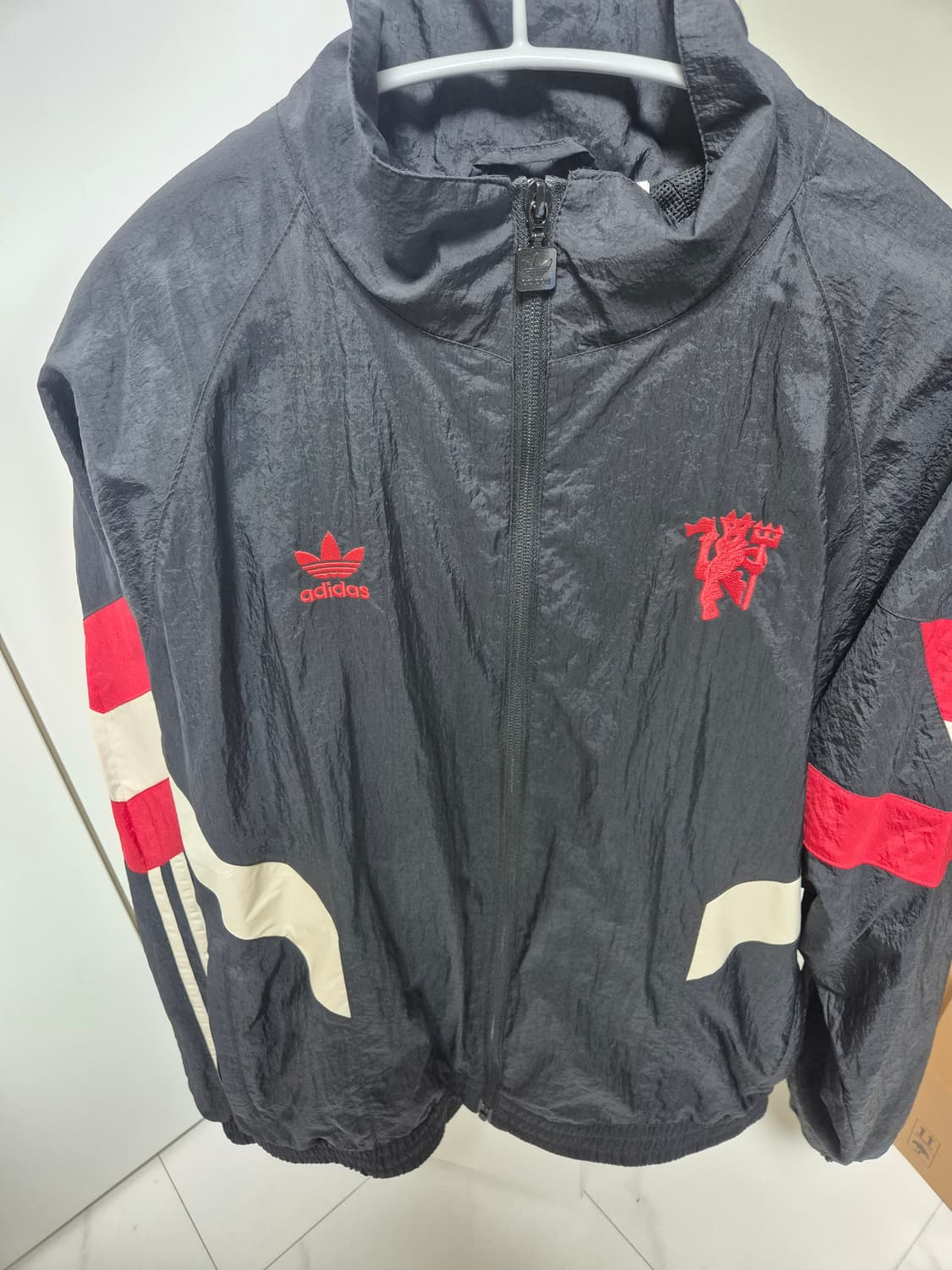 아디다스 맨유 바람막이 상품이미지4