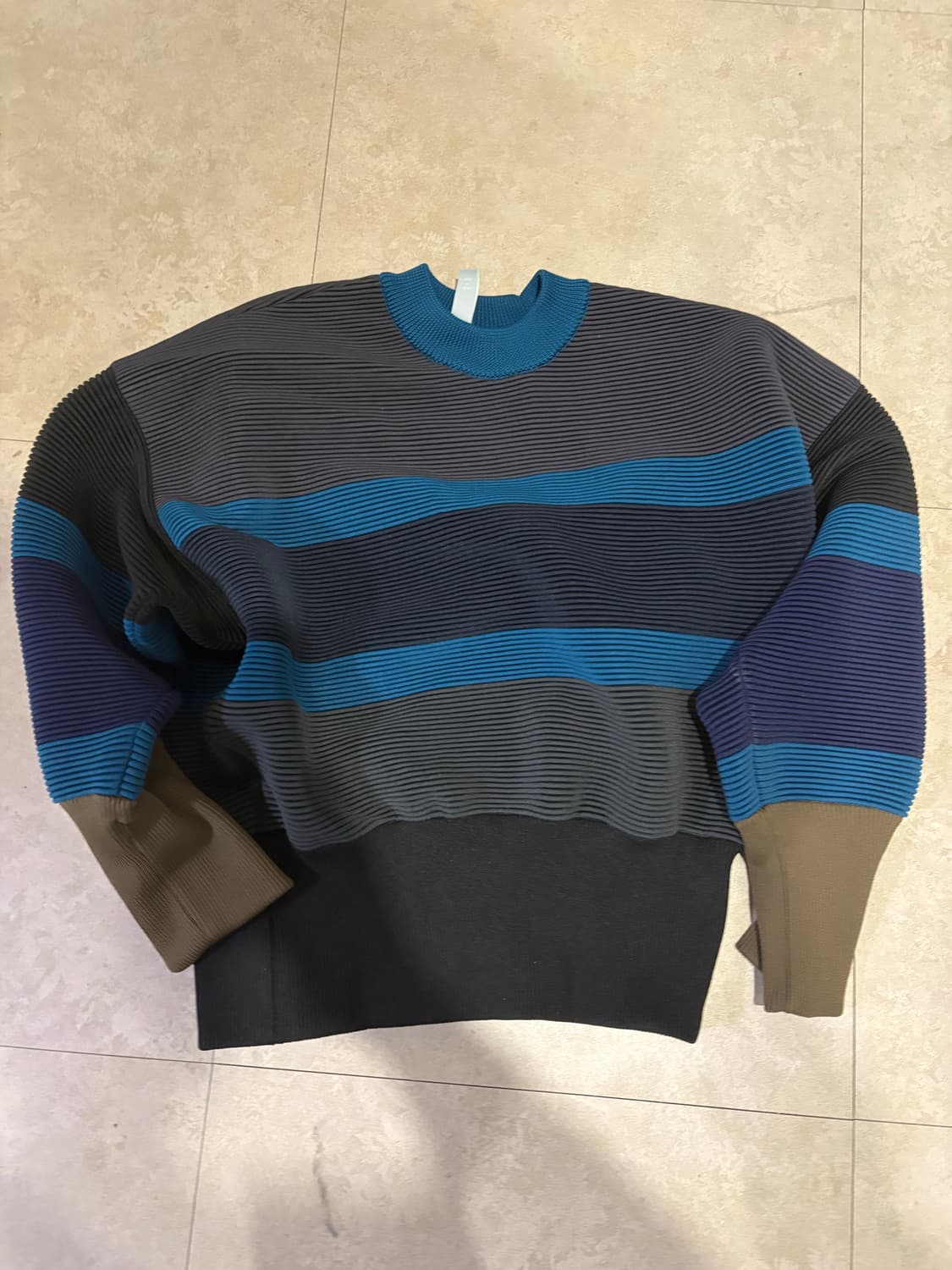 CFCL 탑 3사이즈 상품이미지3