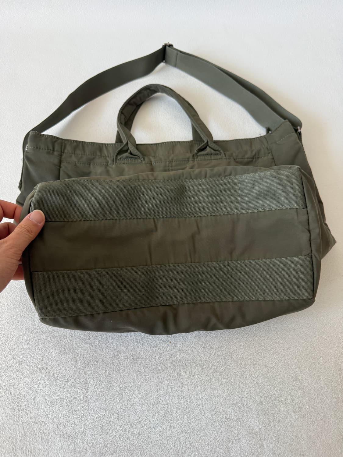 유니클로 씨(UNIQLO C) 헬멧백 상품이미지5