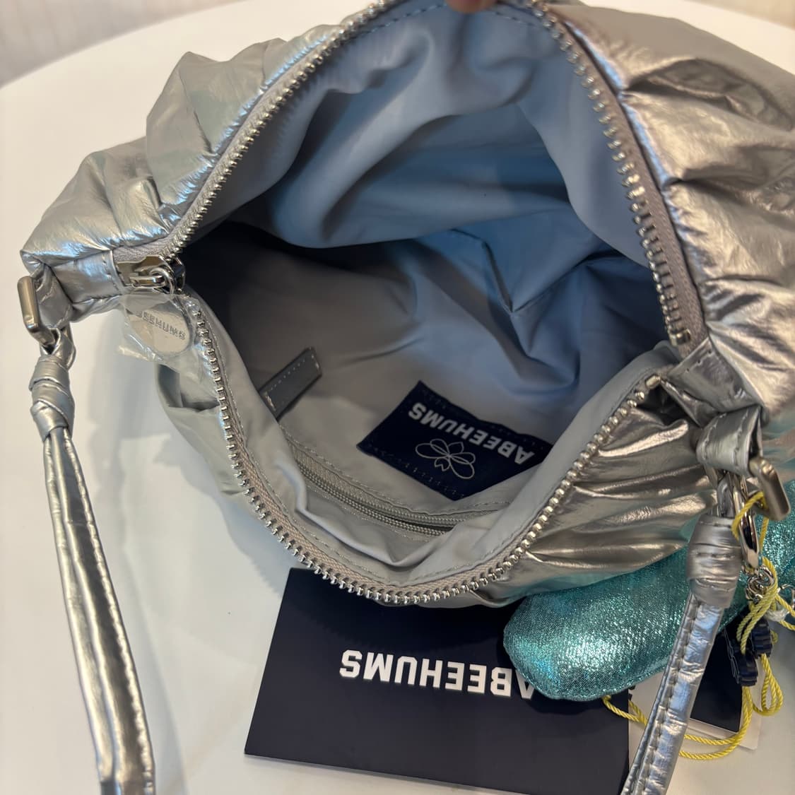 정품 어비험즈 글로시 숄더백     상품이미지9