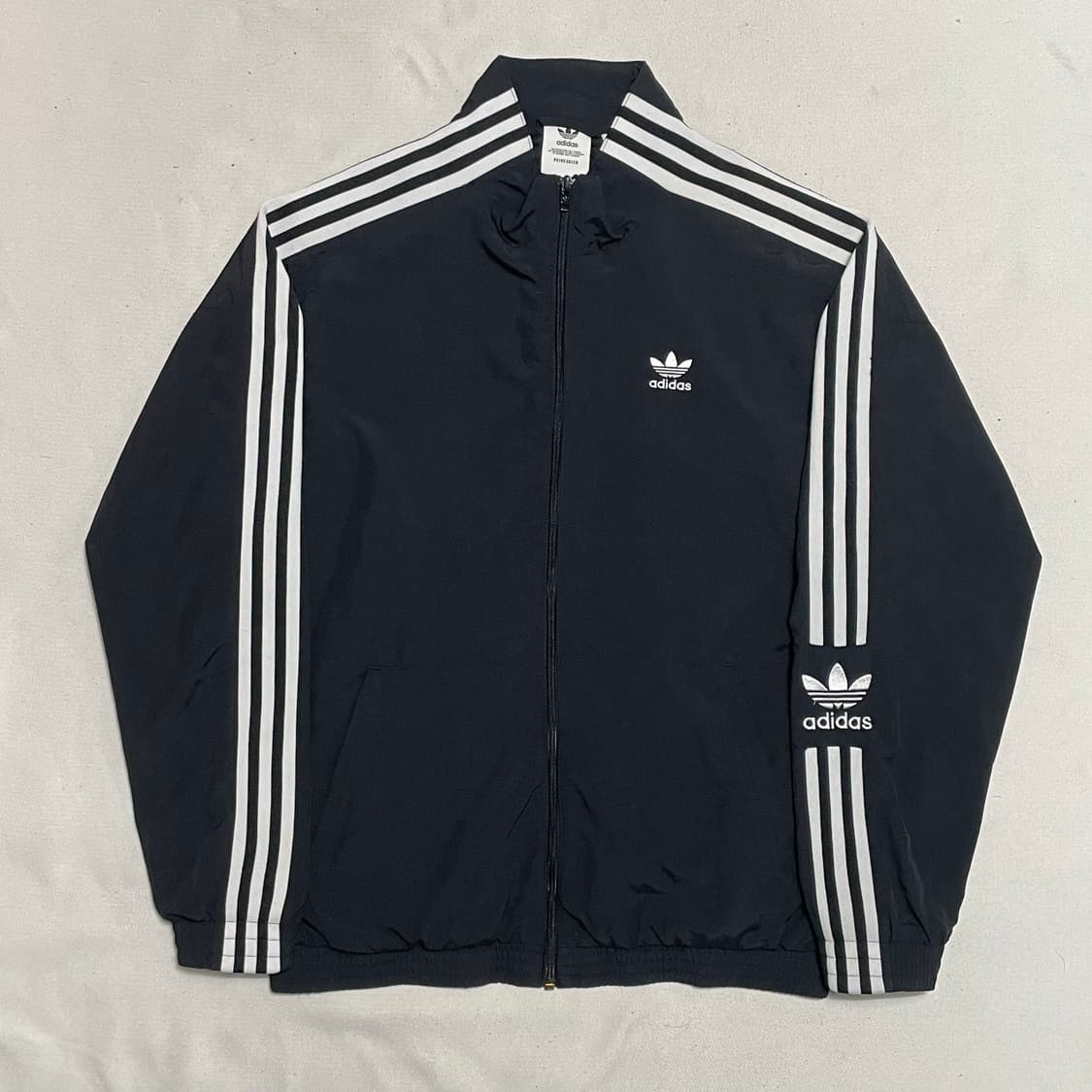 XL 아디다스 블랙 우븐 트랙탑 상품이미지2