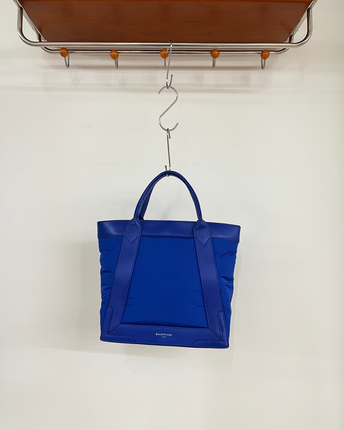 발렌시아가 나일론 카바스 S 토트백 상품이미지2