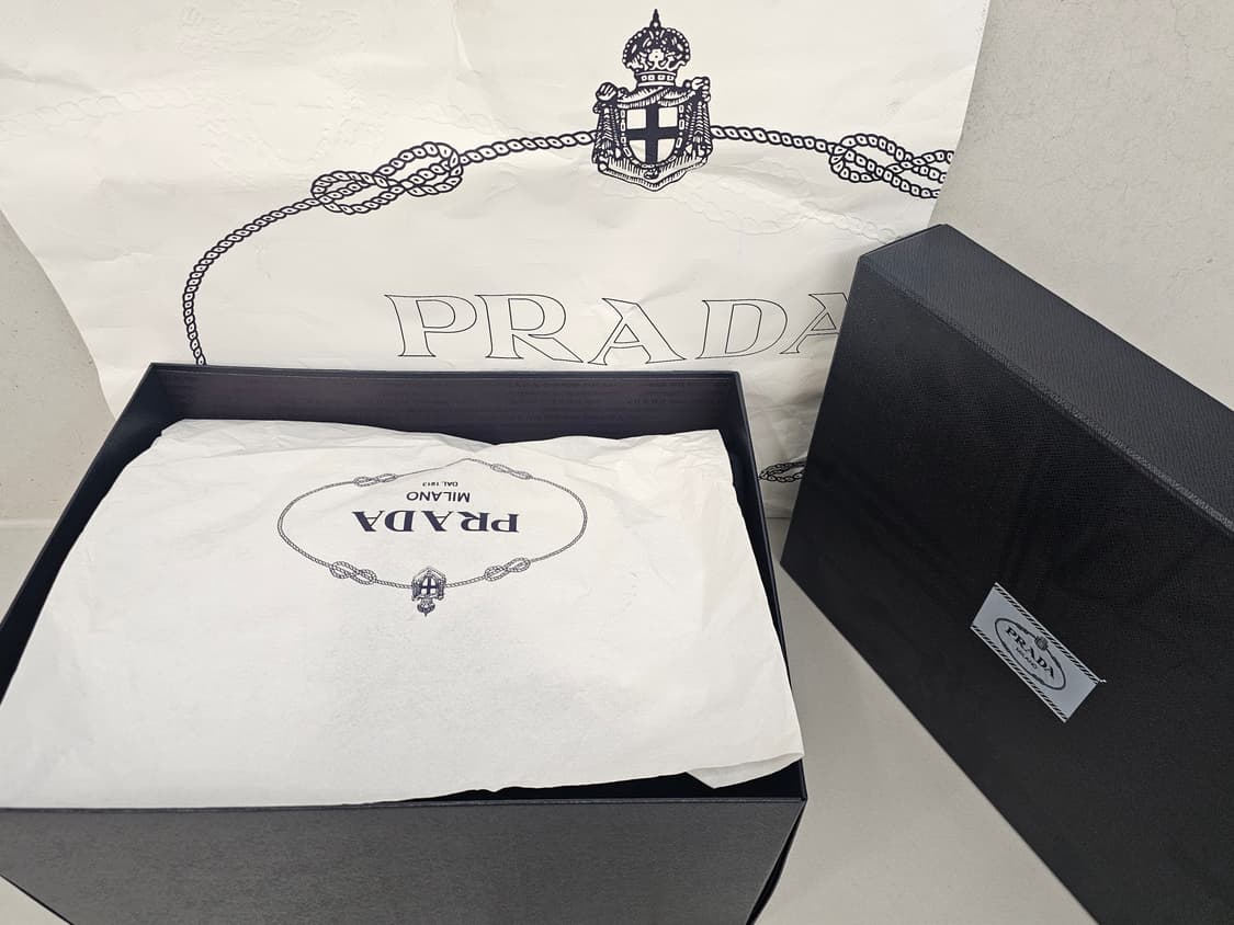 프라다 바이커백 라지 상품이미지2