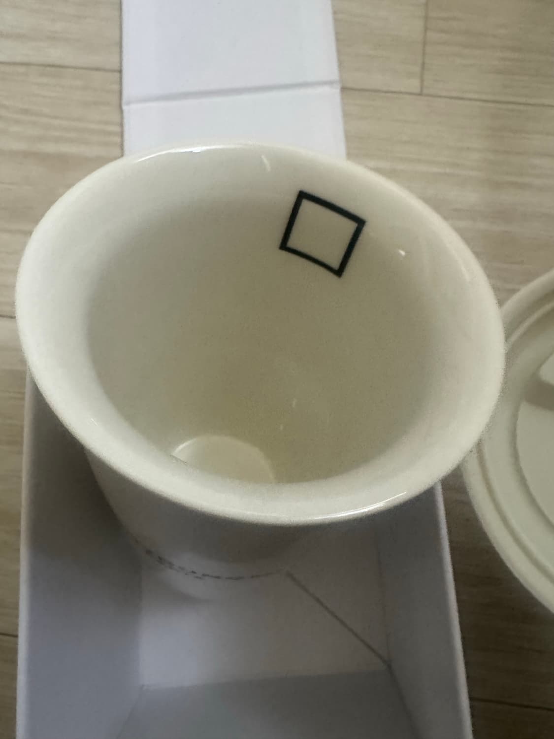 우영미 화이트 로고 텀블러 컵 상품이미지4