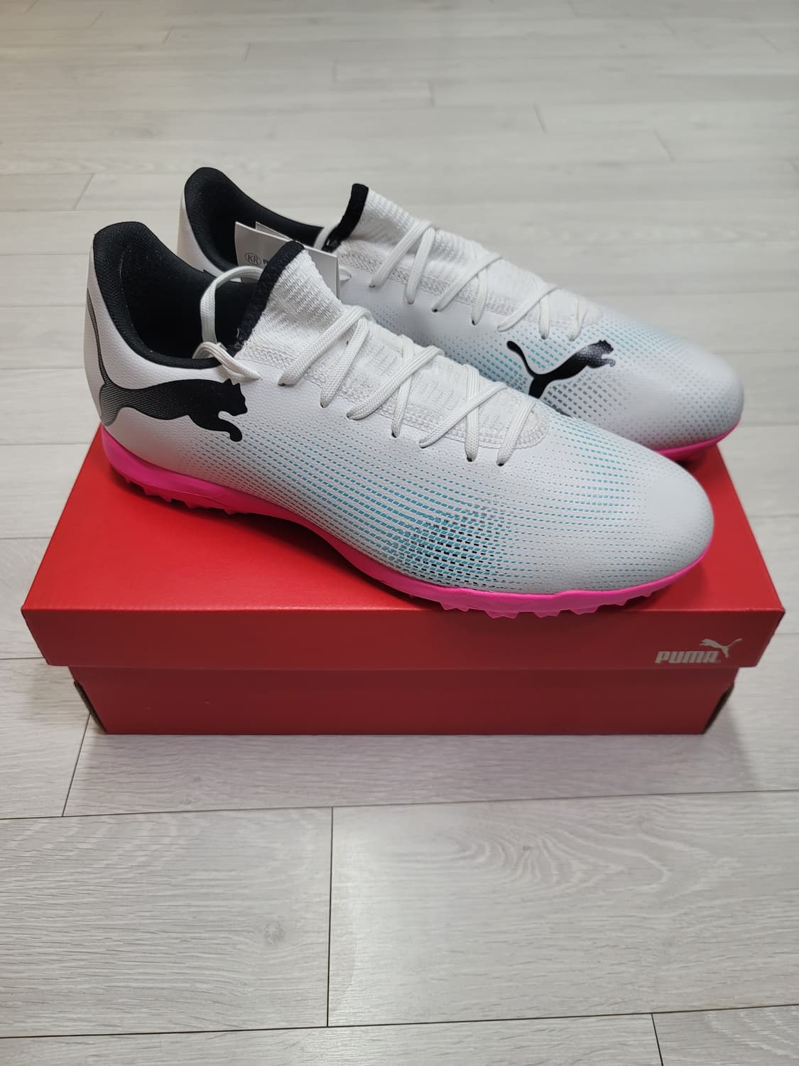 (280)푸마 풋살화 퓨처 7 플레이 TT[대전 직거래도 가능] 상품이미지6