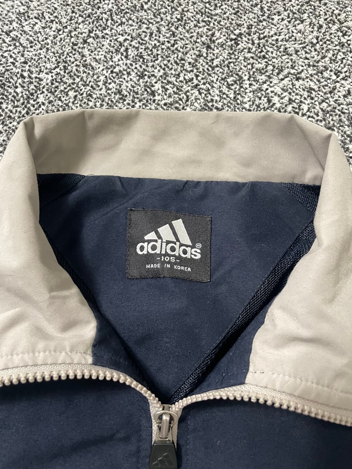 빈티지9. 아디다스 올드스쿨 빈티지 바람막이 점퍼 네이비 베이지 배색 상품이미지3