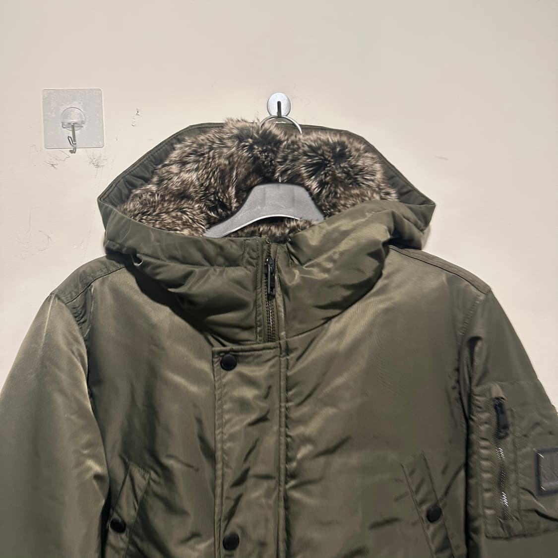 캘빈클라인 카키 후드 패딩 상품이미지2