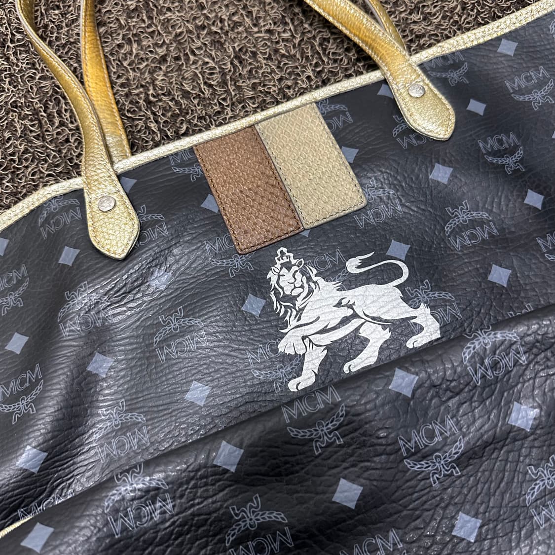 MCM 엠씨엠 라이언 비세토스 여성 토트백 상품이미지3