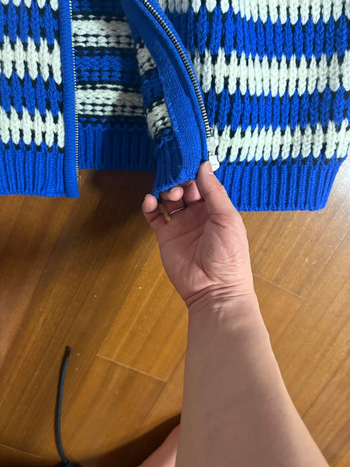 에스티유 STU 스트라이프 가디건 카라 스웨터 상품이미지5