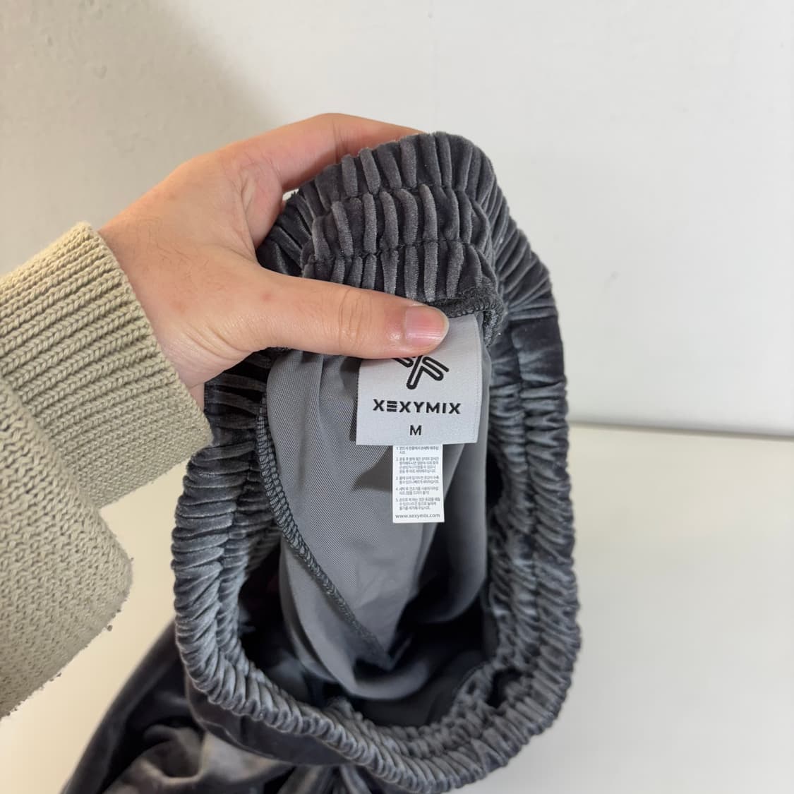 우먼M 젝시믹스 유광챠콜 일자핏 벨벳 트레이닝 밴딩팬츠 상품이미지5