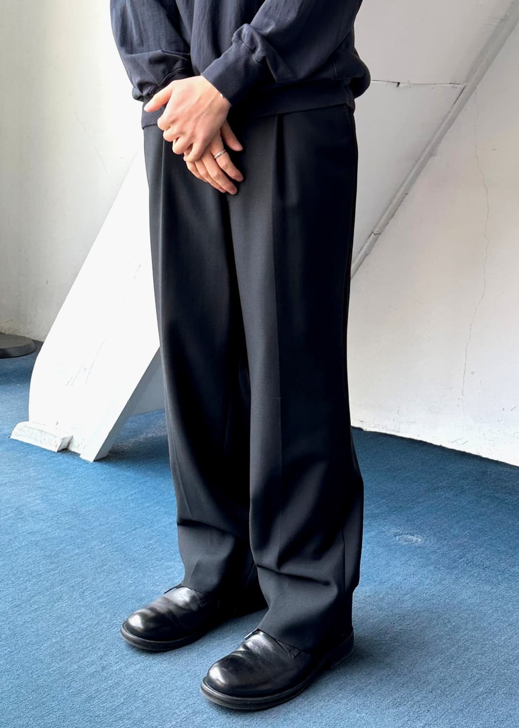 Wool snap belted design 1 tuck trouser 상품이미지5