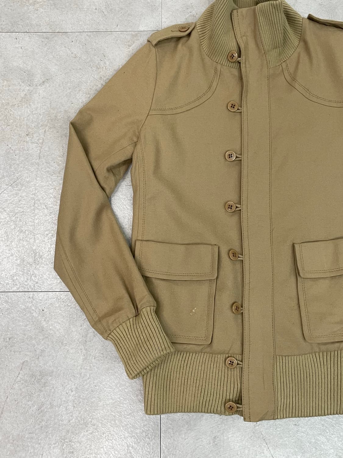 버버리 하이넥 로고 재킷 상품이미지3