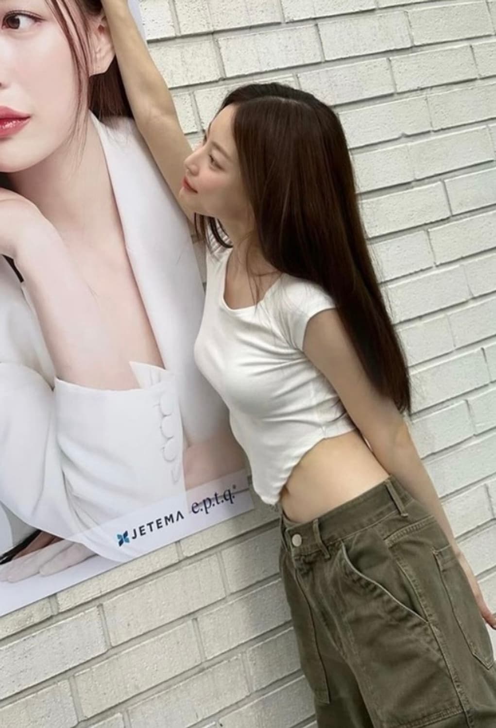 글로니  VALEN V-CUT TEE black 상품이미지7