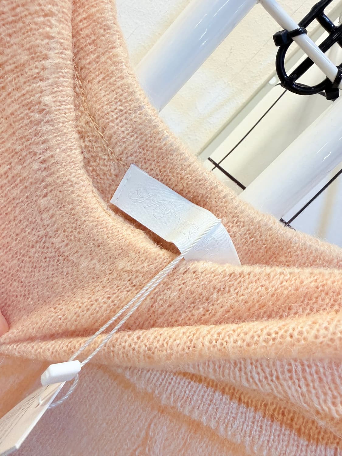 낫유어로즈 오프숄더 니트 새상품 상품이미지4