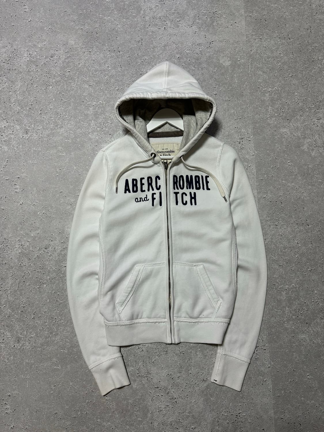 아베크롬비 빅로고 화이트 후드집업 상품이미지2