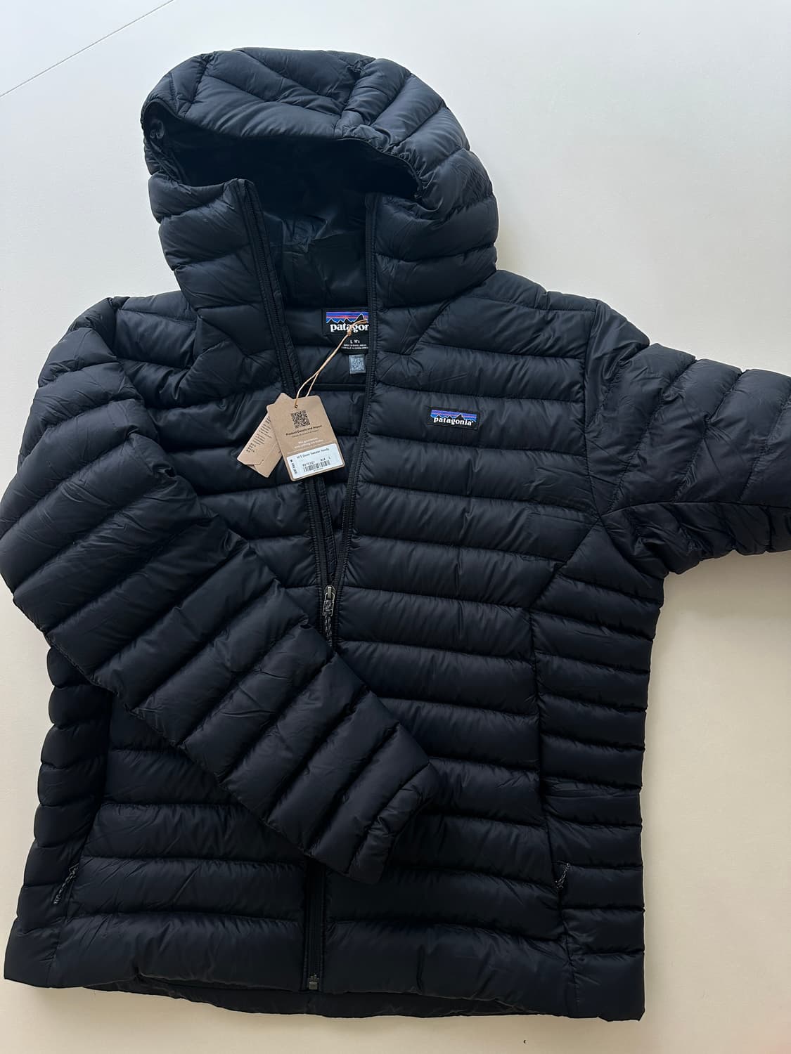 파타고니아 다운스웨터 후디 경량패딩 블랙 L  상품이미지2