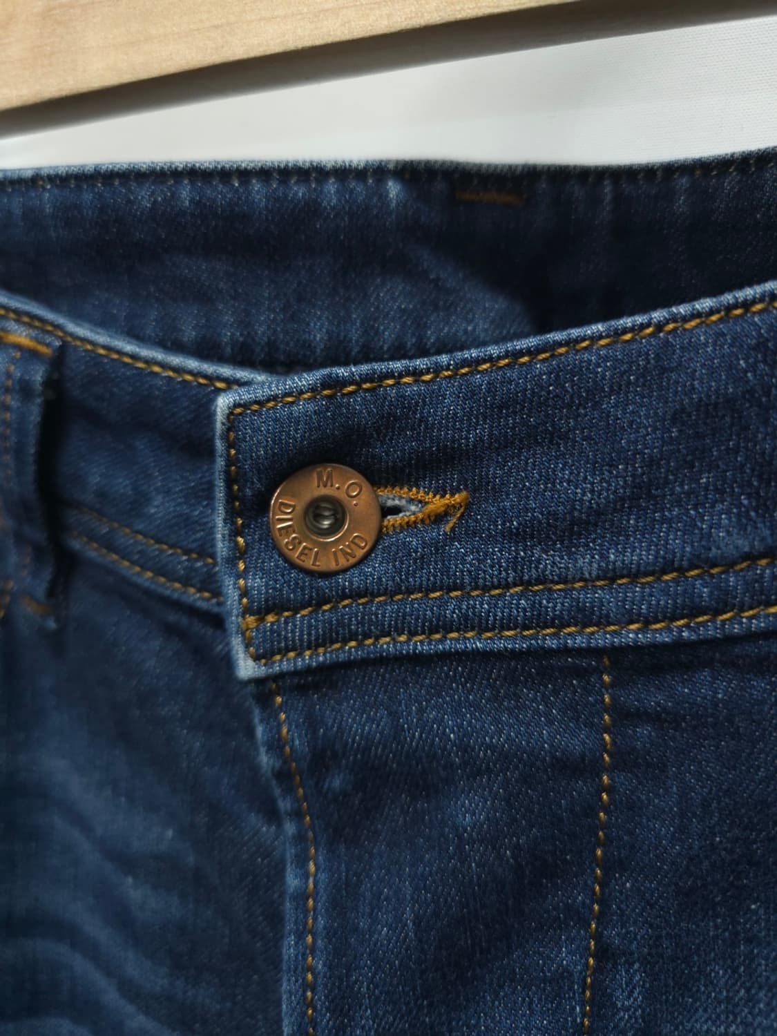 디젤 DARRON 레귤러 슬림 테이퍼드 데님 팬츠(32) 상품이미지4