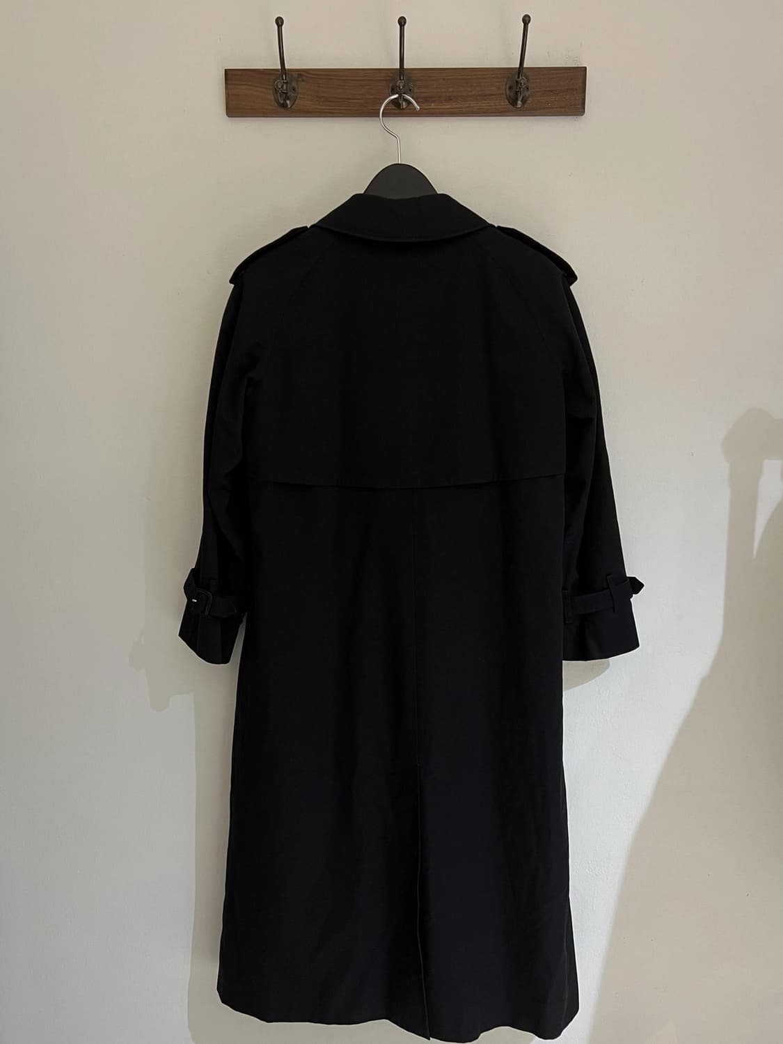 버버리 블랙 트렌치코트 상품이미지3