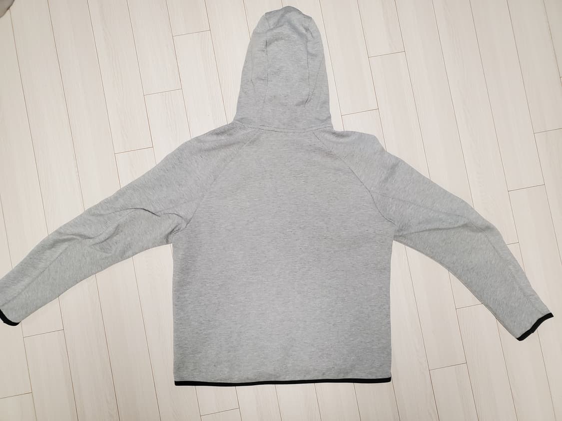 나이키 스포츠웨어 테크 플리스 풀집 후디 사이즈L

오염 하자 없이 깨끗 상품이미지8