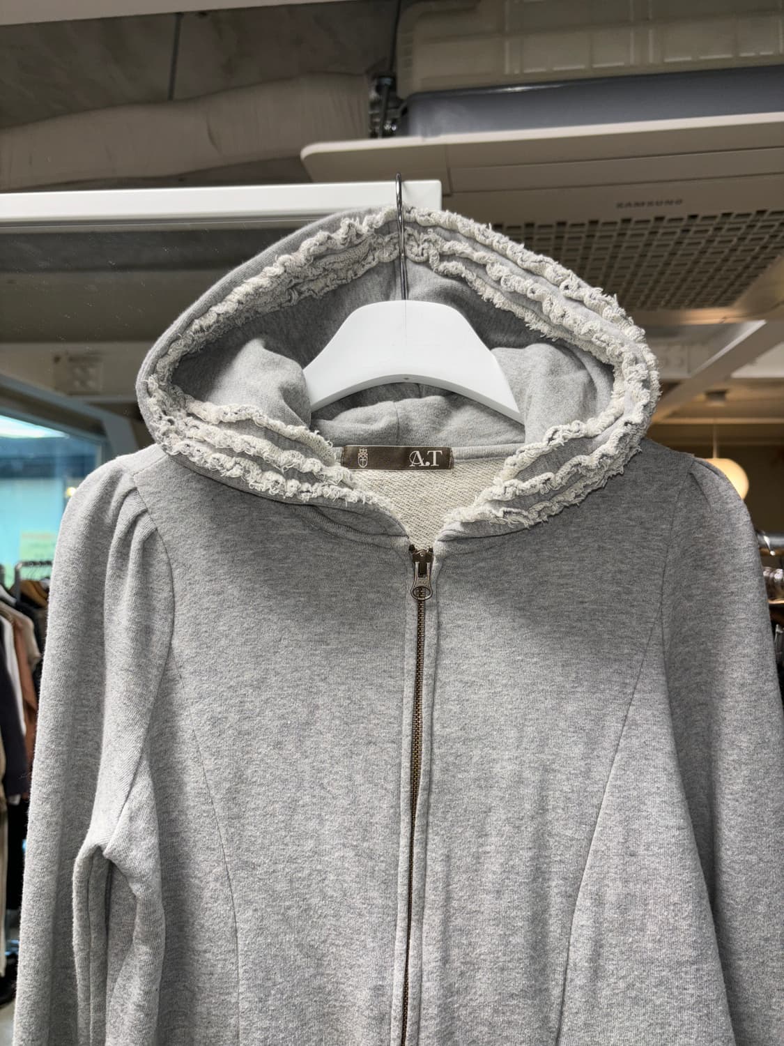 아츠로 타야마 프릴 후드집업 상품이미지3