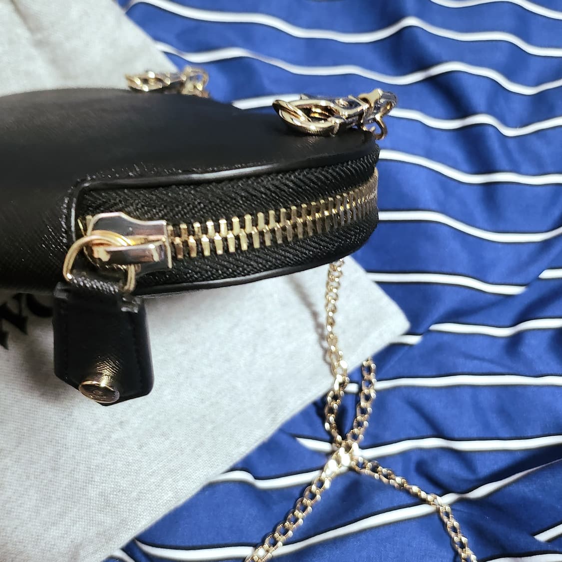 비비안웨스트우드 25SS 뉴하트 크로스바디 상품이미지4