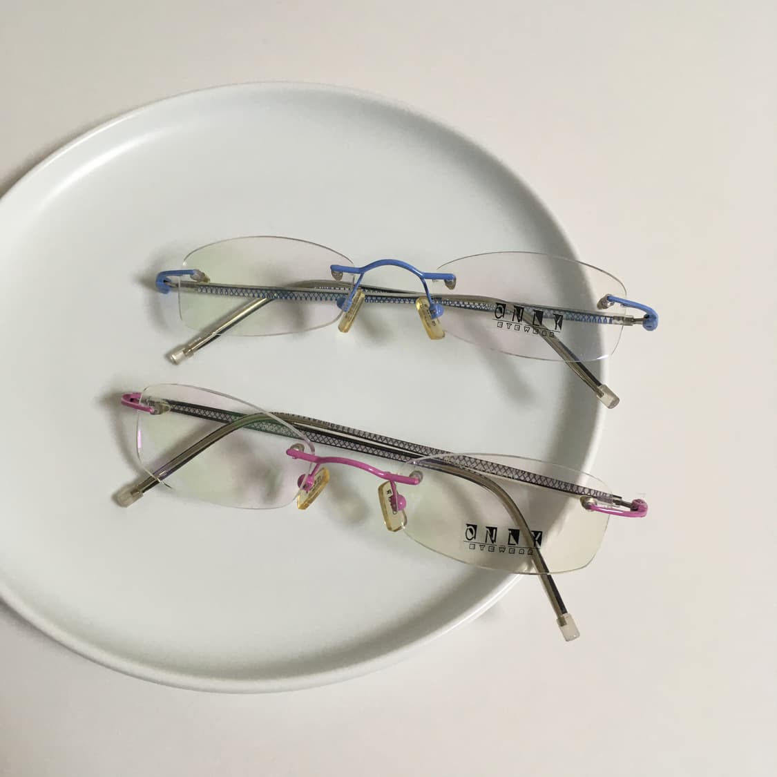 [긱시크/2컬러] 파스텔톤 빈티지 무테 포인트 안경테 림리스 심플무테 상품이미지2