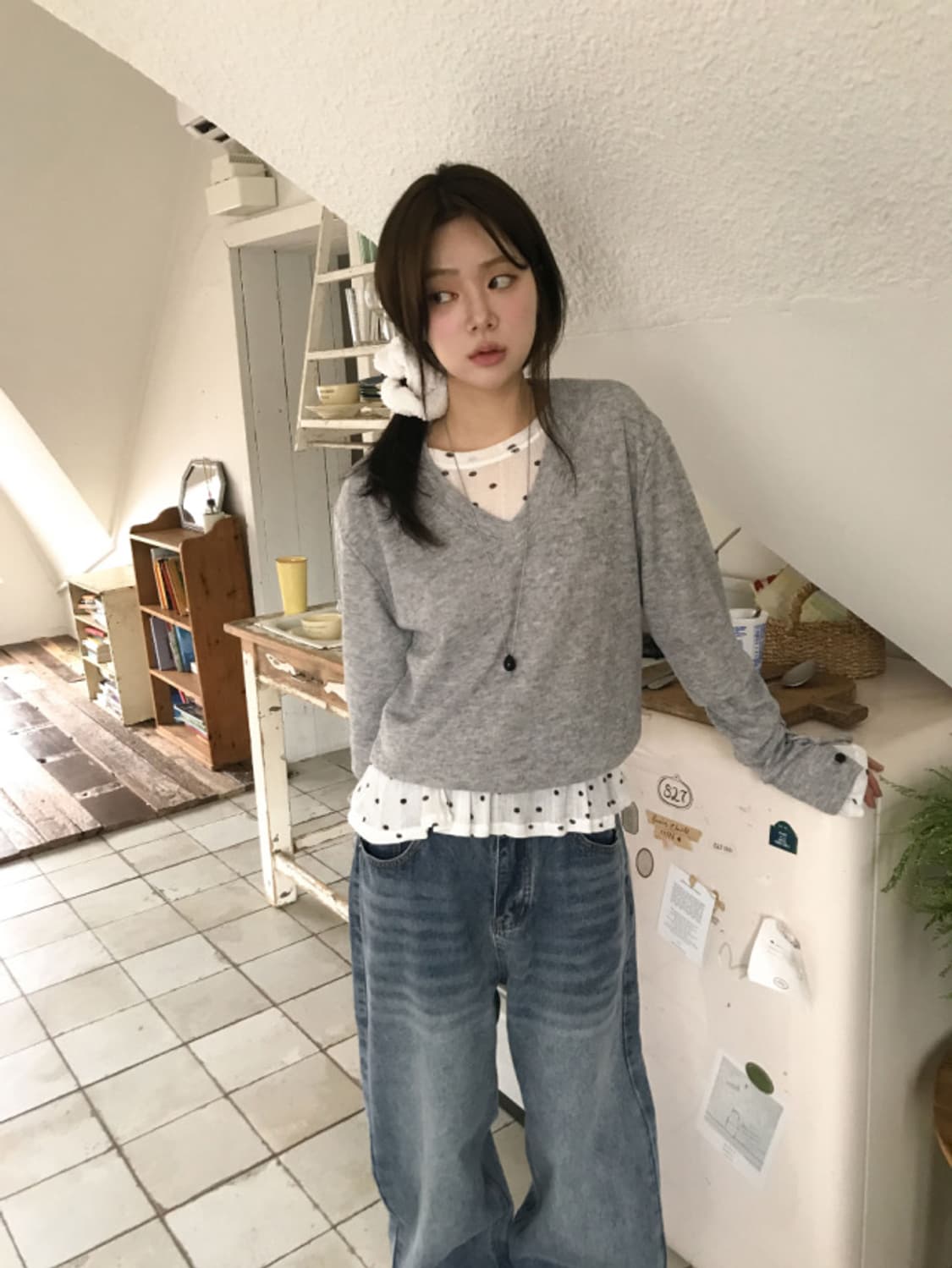 서울베이스드 버튼 브이넥 니트  상품이미지9