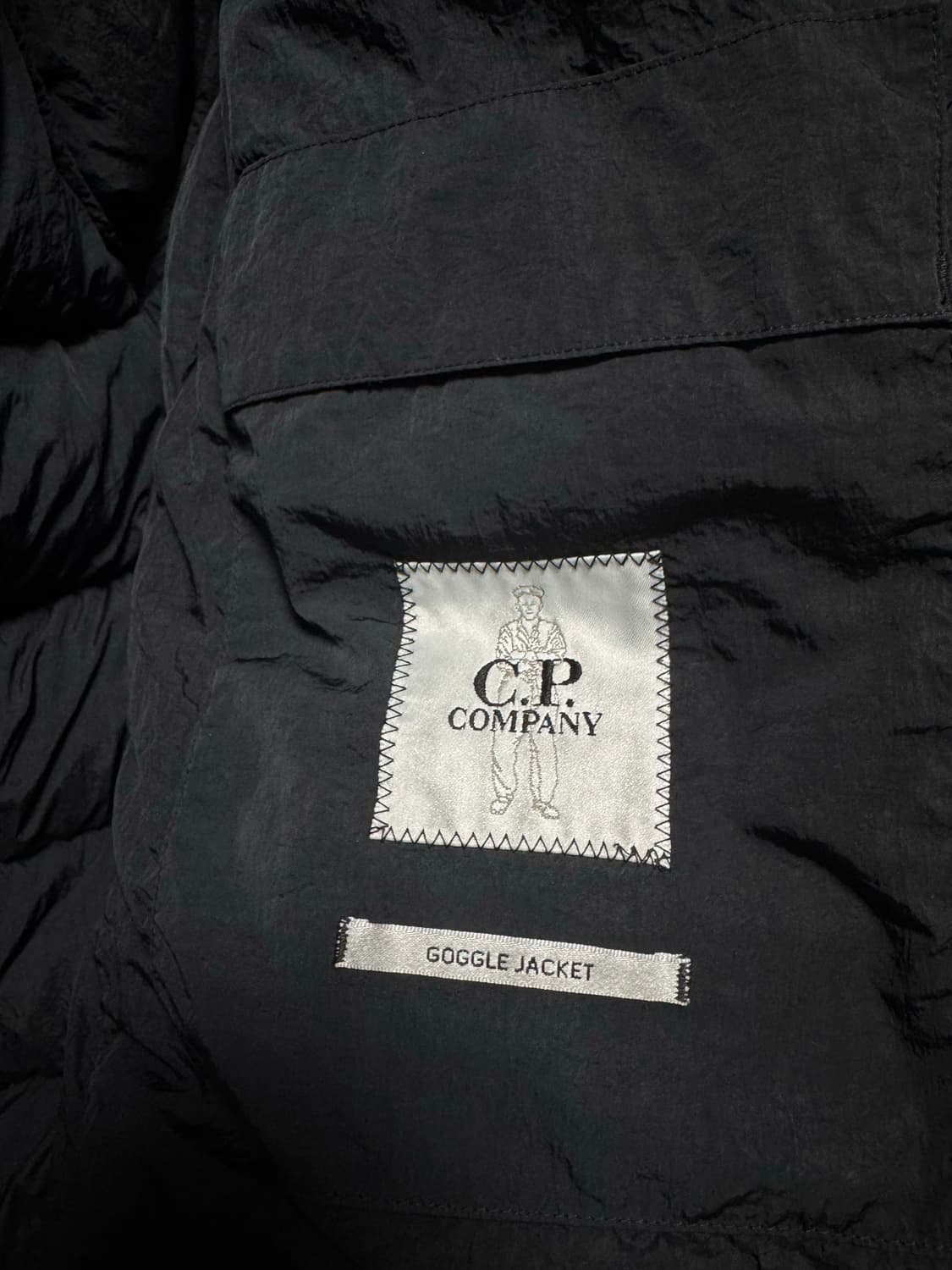 CP컴퍼니 에코크롬R 고글패딩 상품이미지3