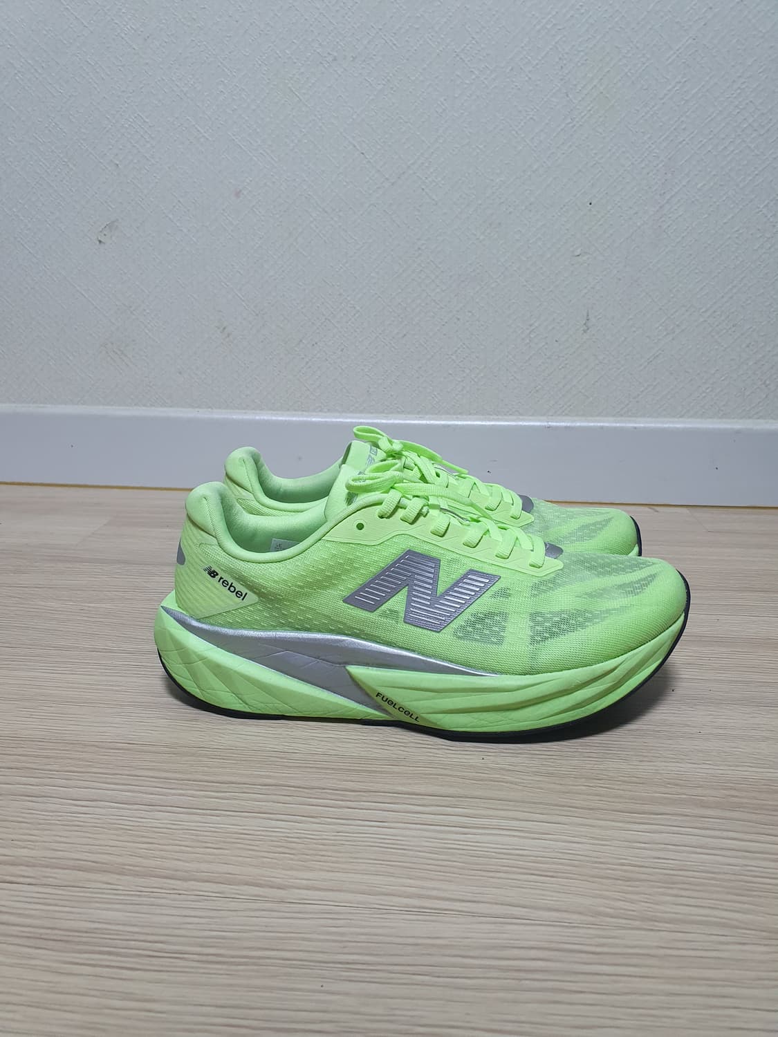 뉴발란스 퓨어셀 레벨 v5 러닝화 260 상품이미지1