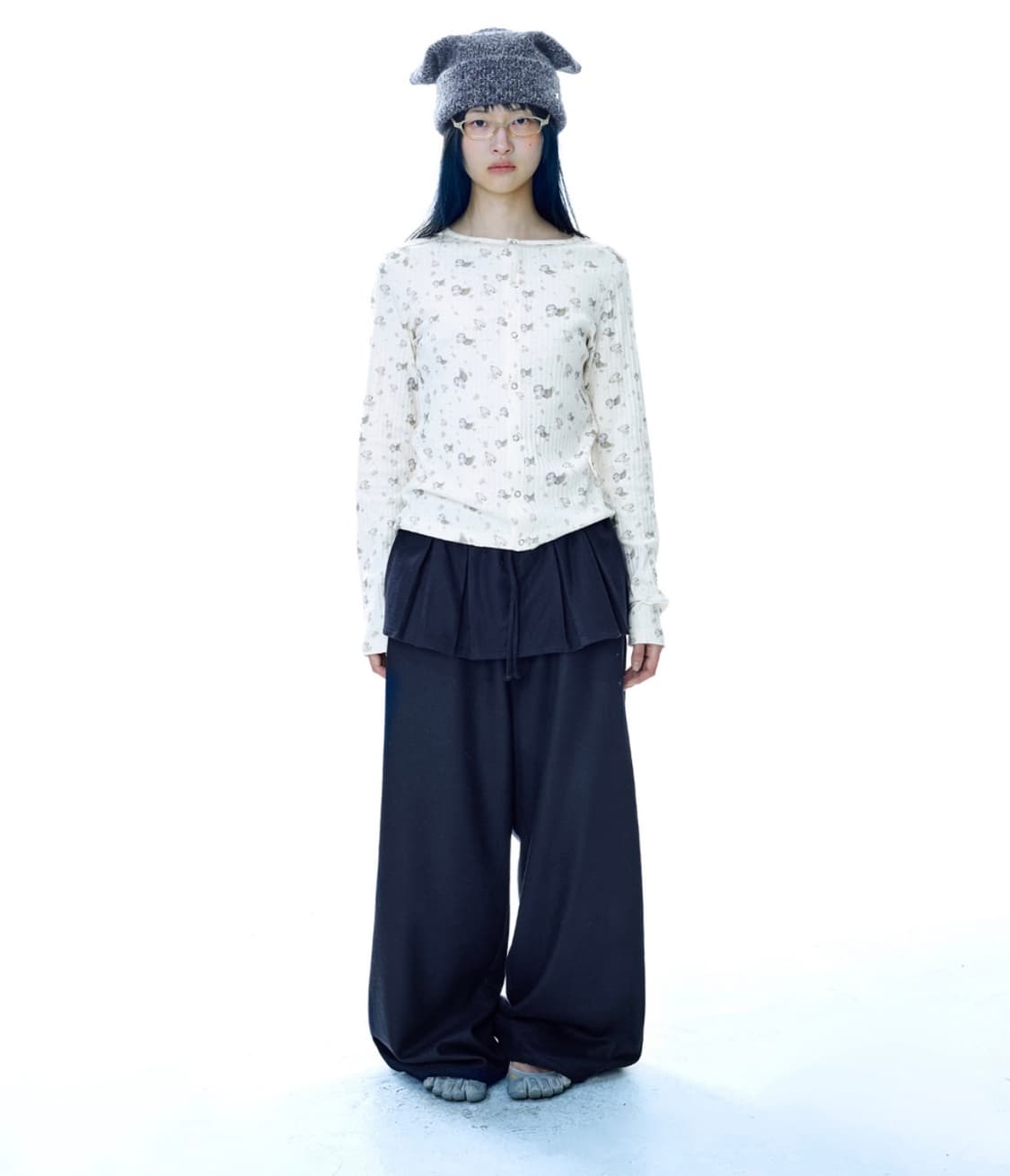 코이세이오 PLEATS OVER WOOL PANTS DARK NAVY 상품이미지3