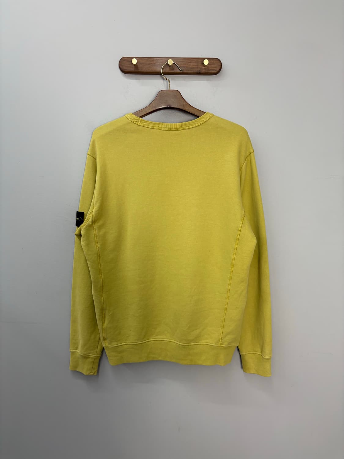 스톤아일랜드 와펜로고 머스타드 스웻셔츠A2454 상품이미지5