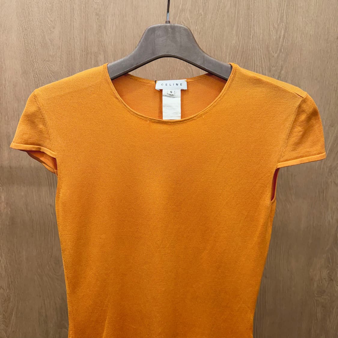 셀린느 실크 반팔 티셔츠 사이드 슬릿 라운드넥 디테일 슬림핏 오렌지 상품이미지4