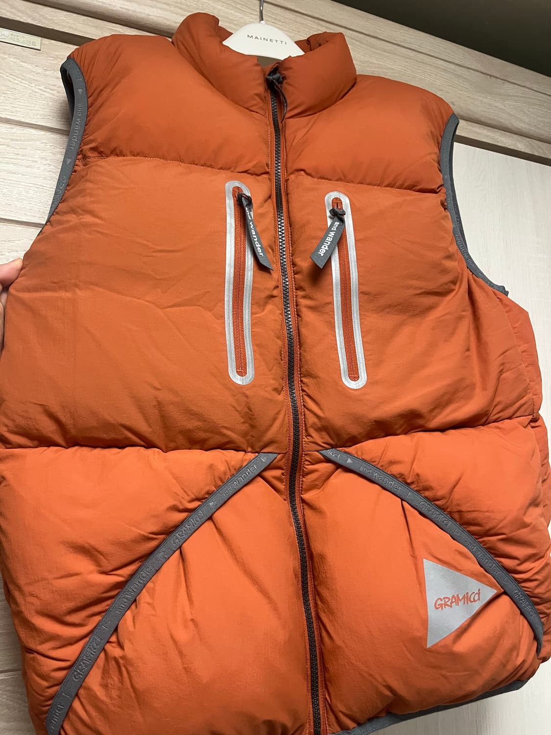 [m] 앤드원더 그라미치 다운 베스트 패딩 조끼 오렌지 상품이미지3