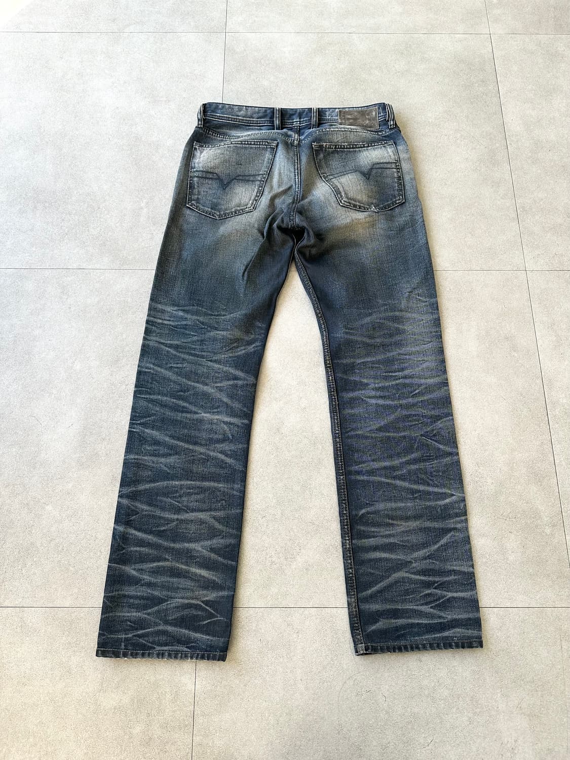 디젤 크랙 웨이브 데님팬츠 상품이미지1