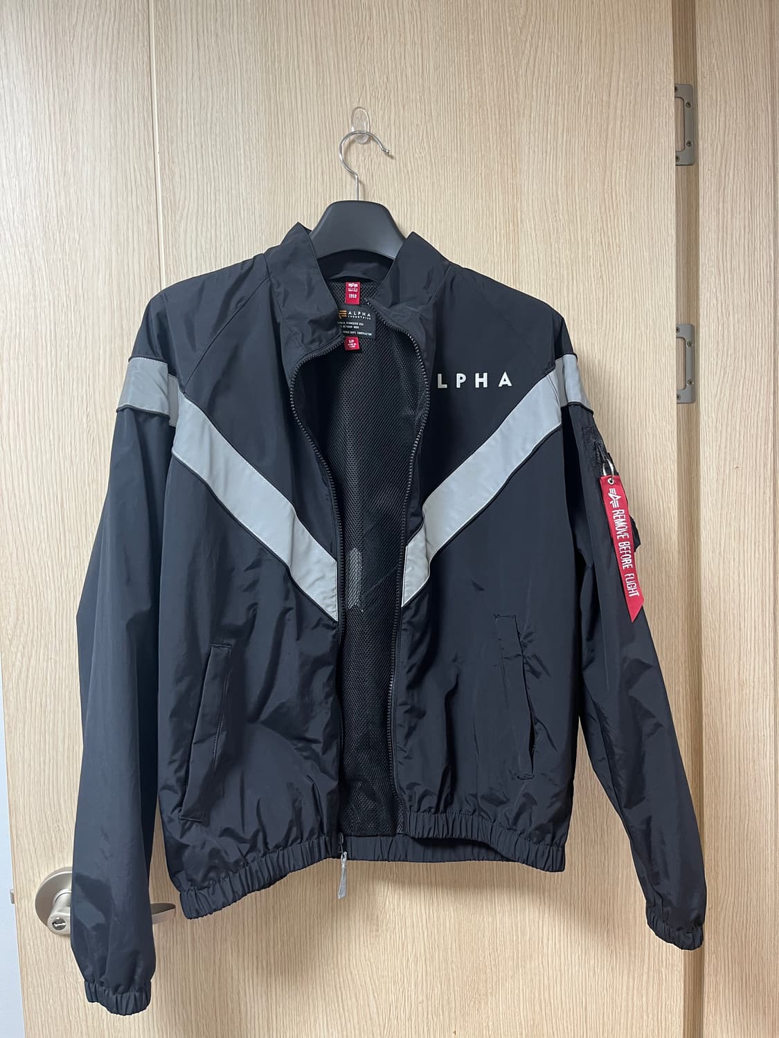 알파인더스트리 트랙자켓 라지 및 스몰 판매 상품이미지1