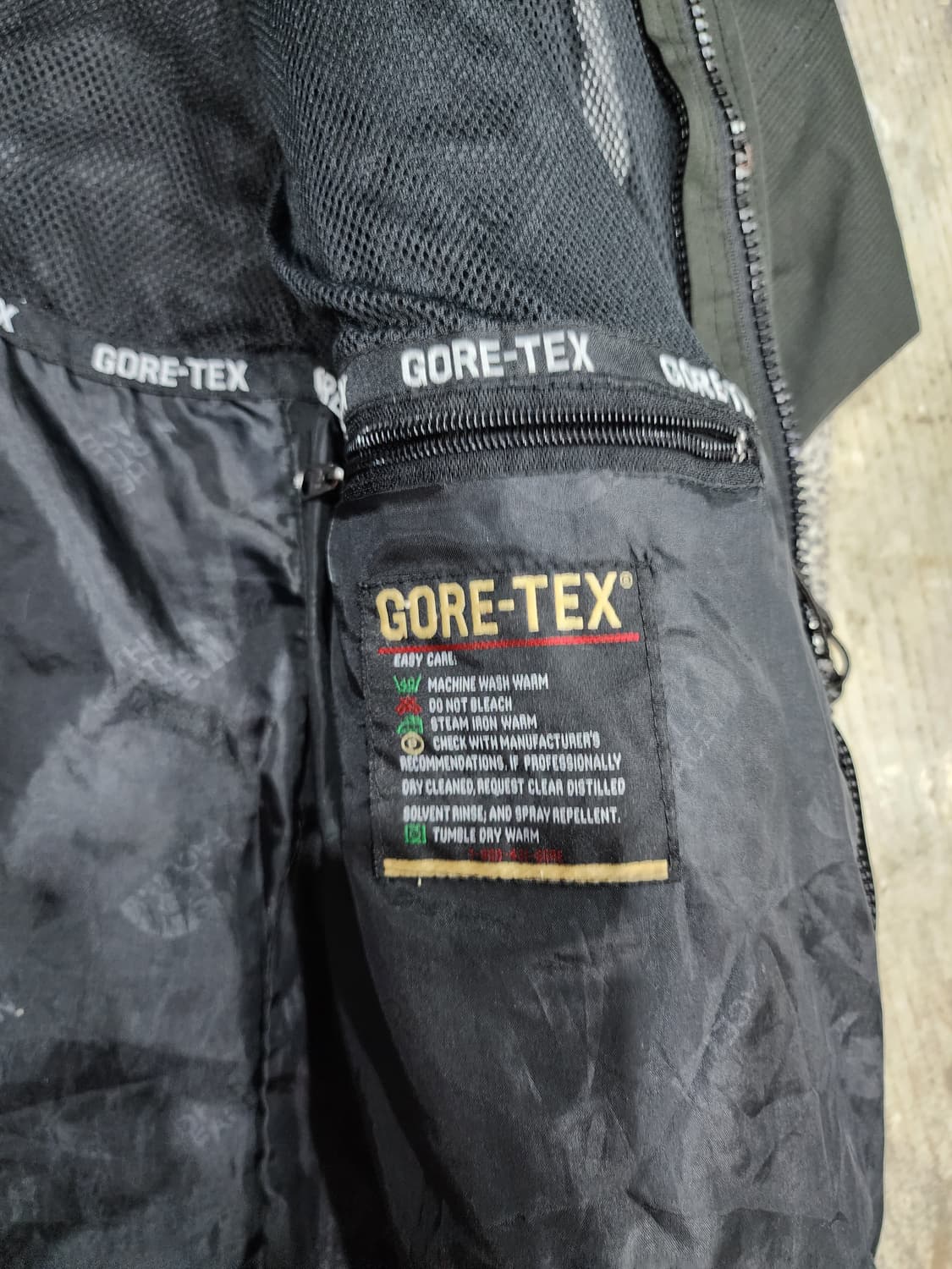 노스페이스 고어텍스 바람막이 블랙 XL 상품이미지5
