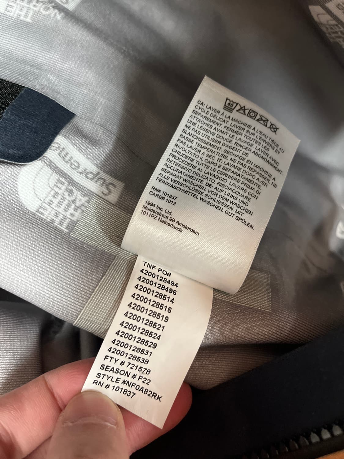 슈프림 x 노스페이스 테입드 심 쉘 자켓 타임스퀘어 - 22FW 상품이미지4