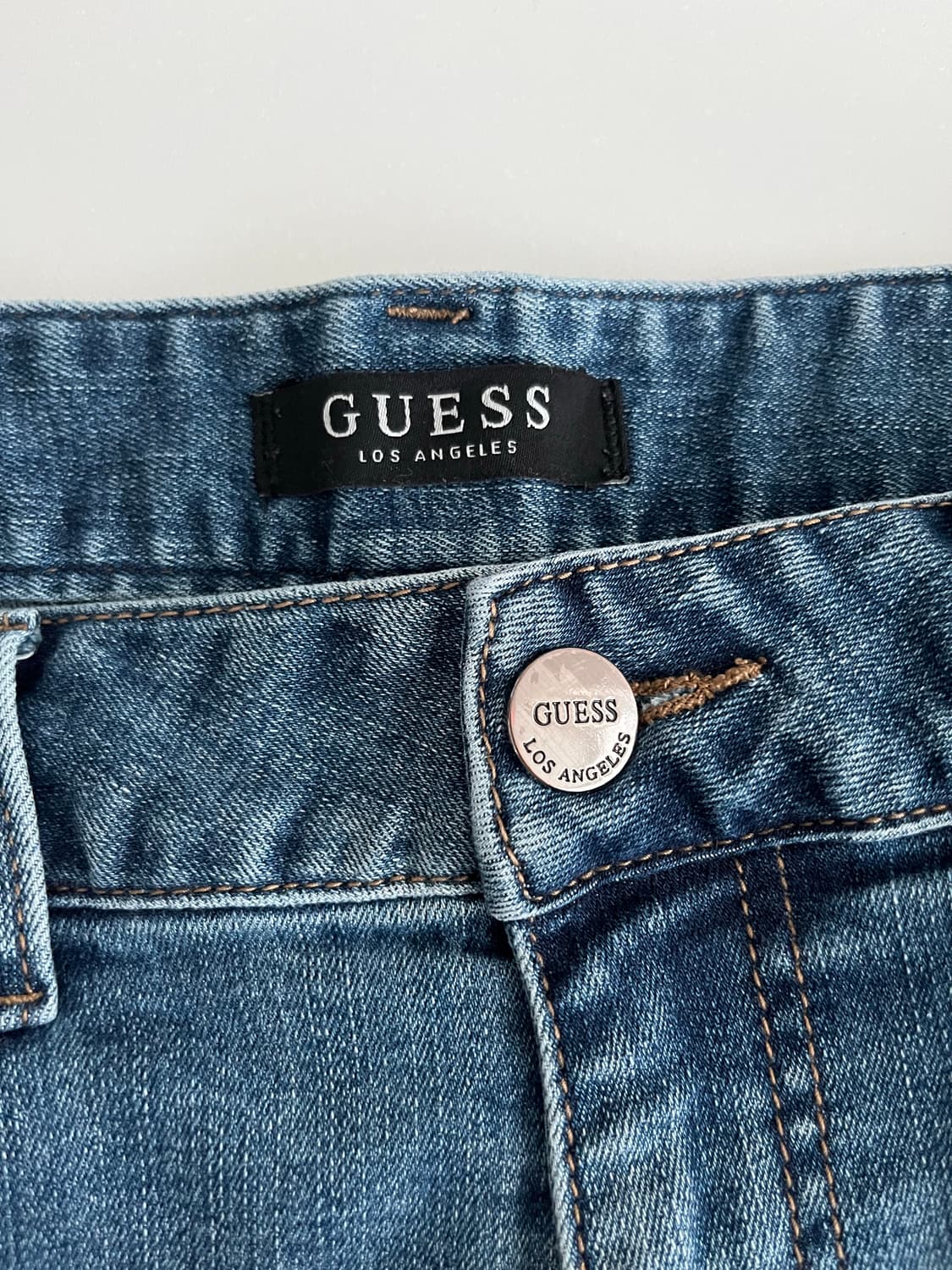32) 게스 GUESS 슬림핏 데님 중청 상품이미지4