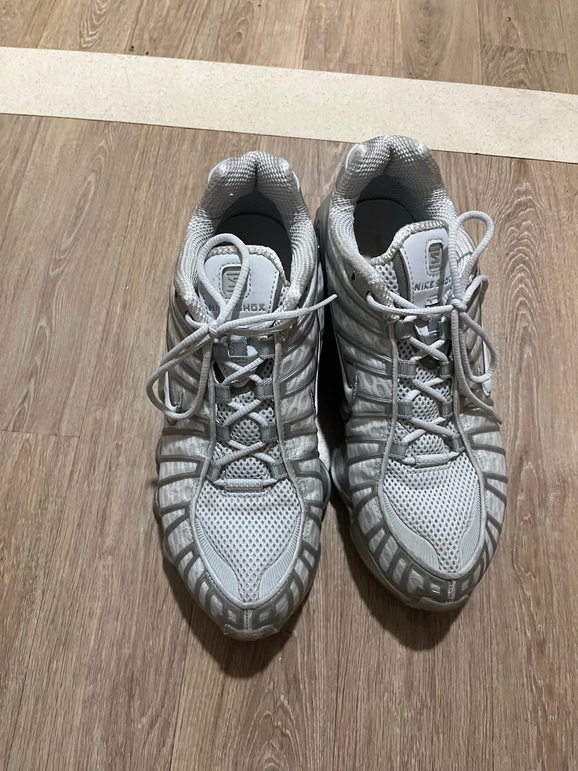 나이키 샥스tl 퓨어 플래티넘 앤 메탈릭 실버 265 상품이미지3