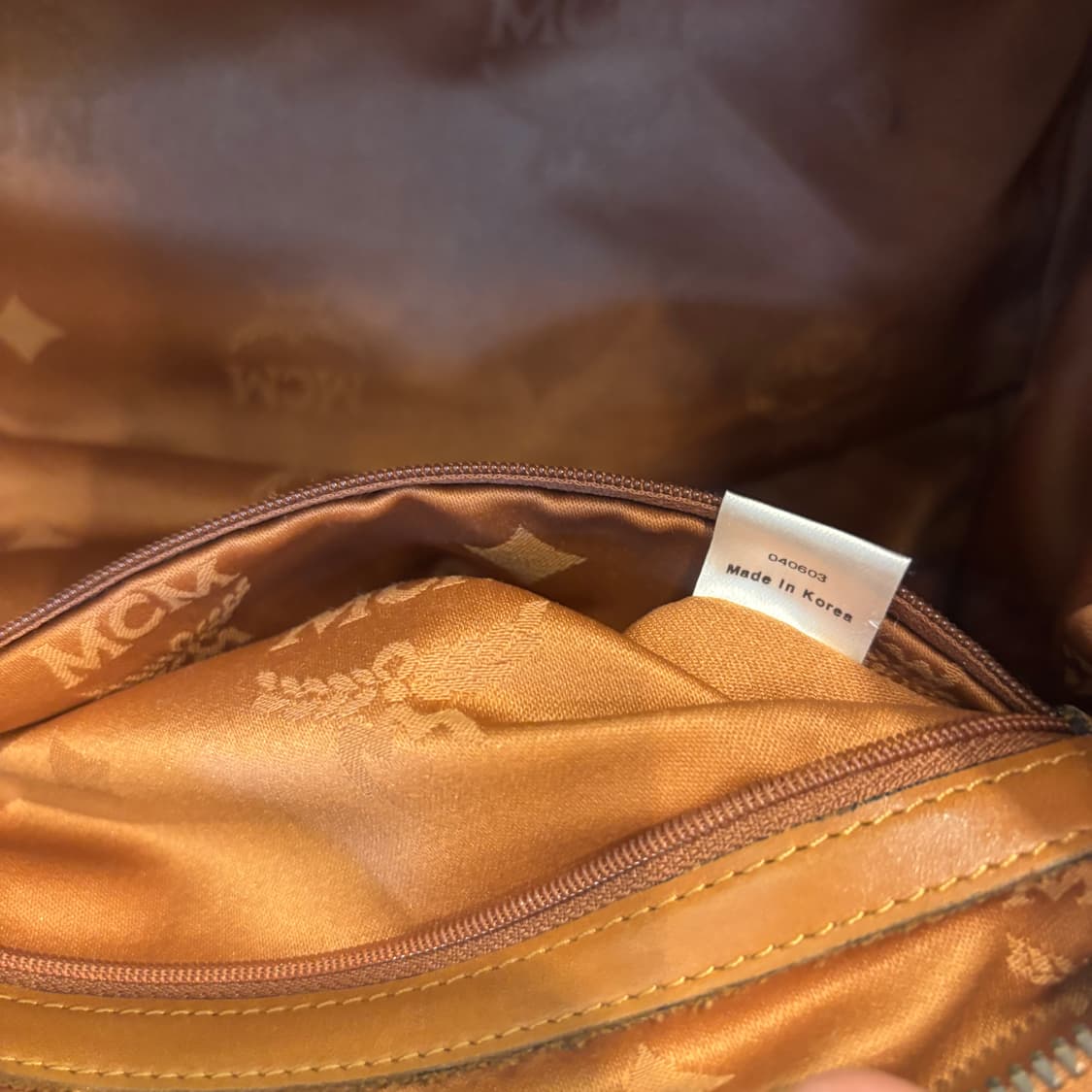 정품 MCM 황토 비세토스 원통백     상품이미지8