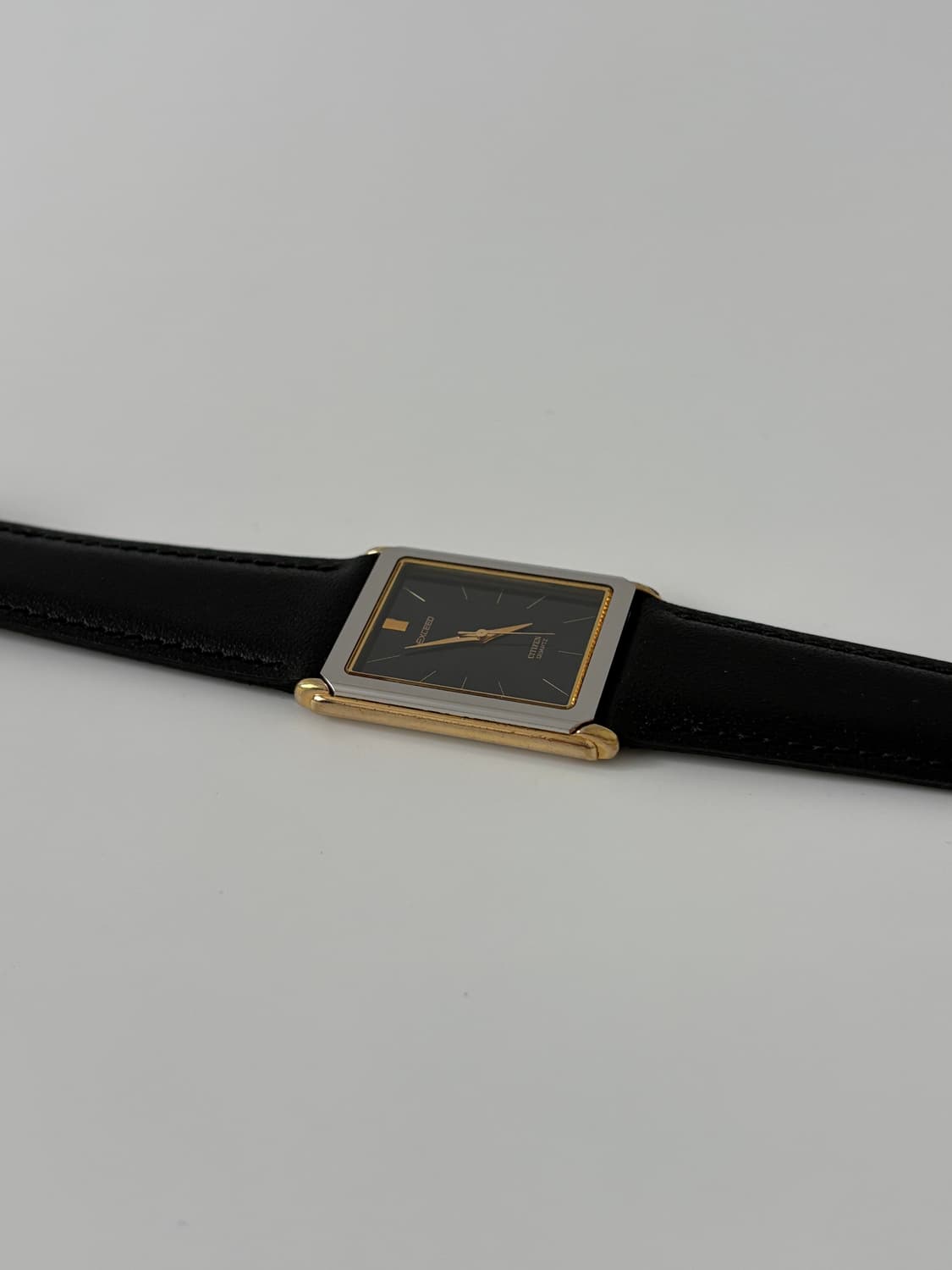 80s exceed silver bezel gold tank quartz 상품이미지6
